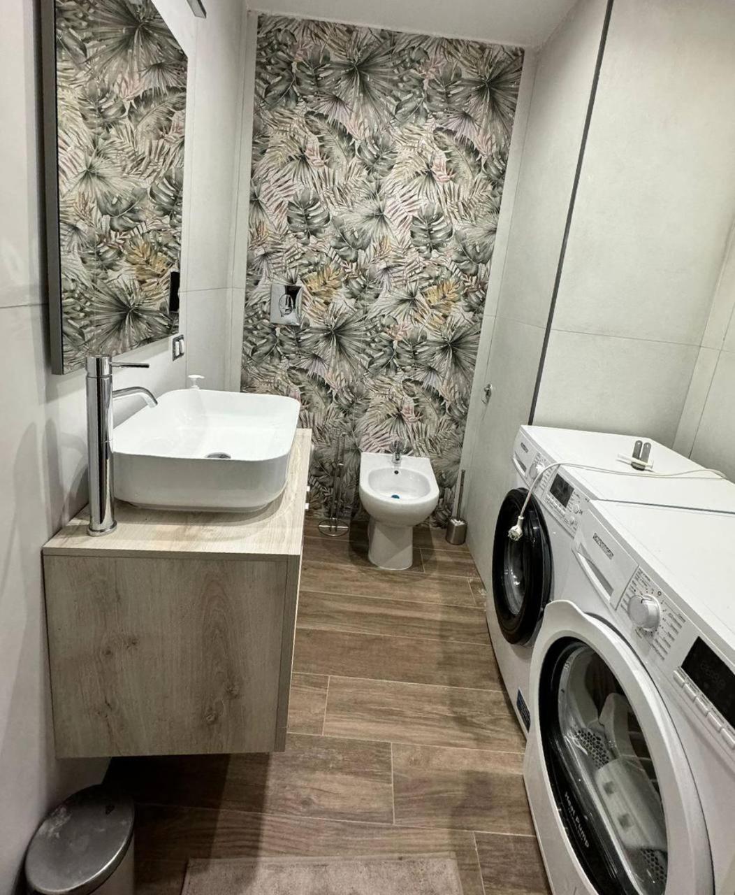 280 Mt Dalla Metro The Mox Luxury Apartament Apartment Naples Luaran gambar